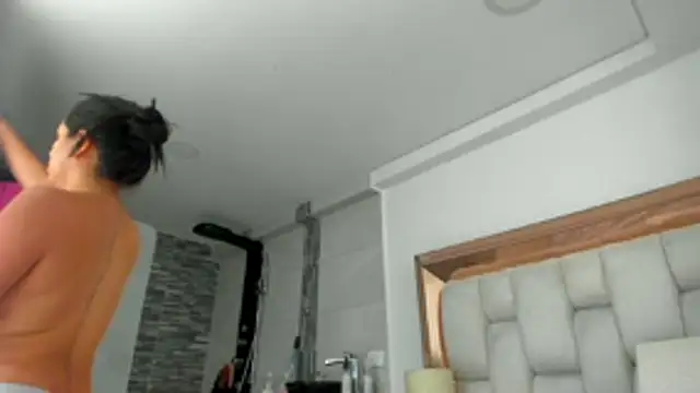 emilyparkerr01 online show from 11.28.25