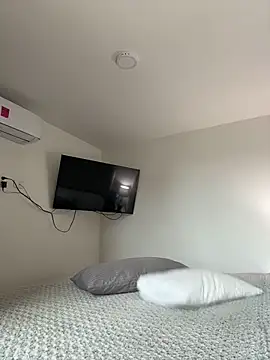 Georgiafox online show from 10.08.25