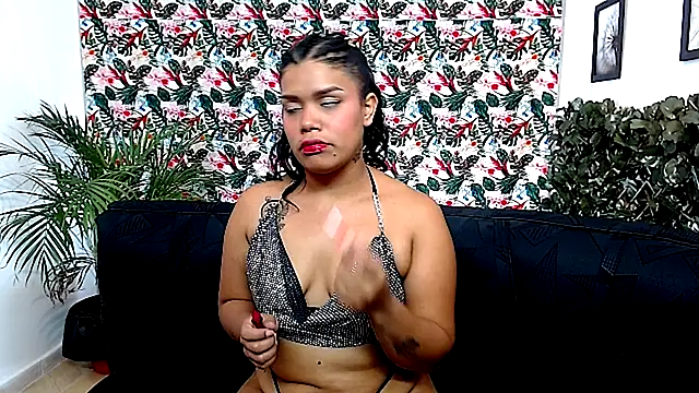 Snapshot of Wendy_Hot_ chatting on 12.04.24 Wendy Hot online show from 12.04.24