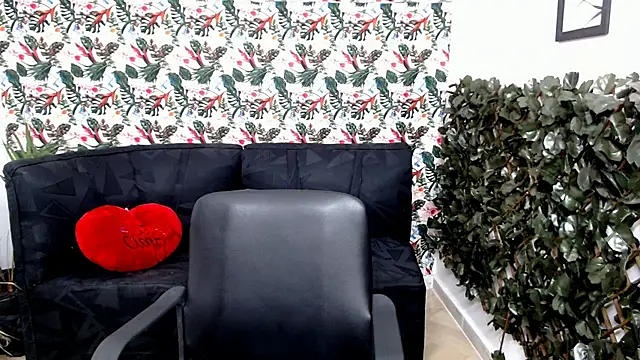 Snapshot of Wendy_Hot_ chatting on 02.14.25 Wendy Hot online show from 02.14.25