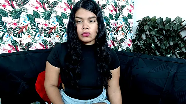 Snapshot of Wendy_Hot_ chatting on 02.15.25 Wendy Hot online show from 02.15.25