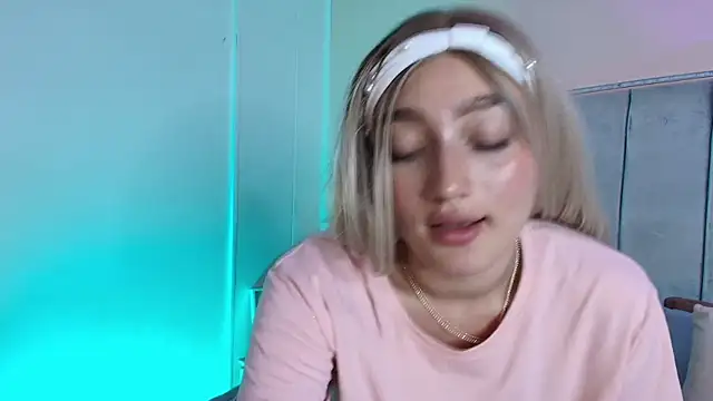Snapshot of Giaa_Ross chatting on 01.09.25 Giaa Ross online show from 01.09.25