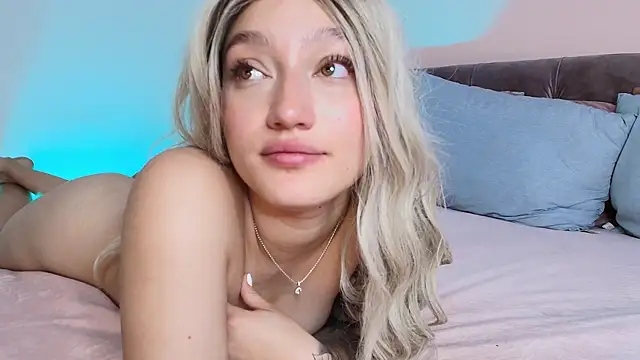 Snapshot of Giaa_Ross chatting on 01.18.25 Giaa Ross online show from 01.18.25