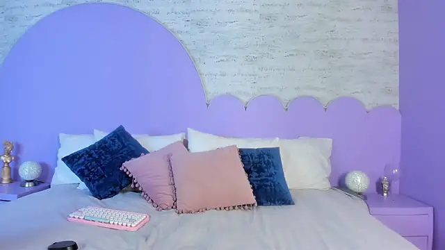 Snapshot of Giaa_Ross chatting on 12.01.25 Giaa Ross online show from 12.01.25