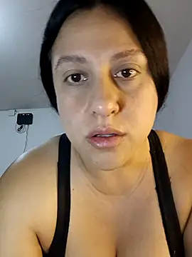 Snapshot of whitegirl0122 chatting on 10.29.25 whitegirl0122 online show from 10.29.25