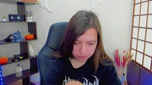 Lina Brownie online show from 12.14.24