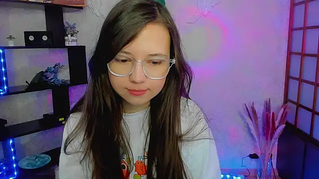 Lina Brownie online show from 01.04.25