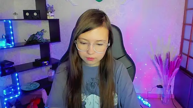 Lina Brownie online show from 01.05.25