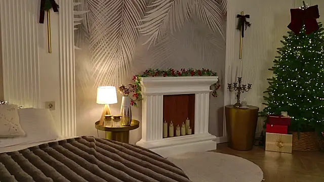 Miley Smile online show from 12.19.25