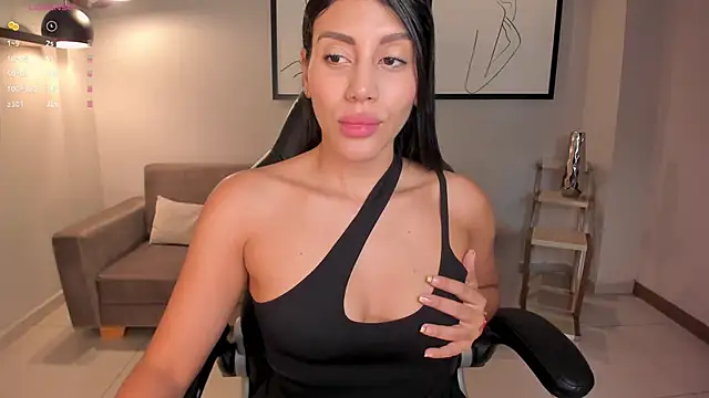 CharlotteCox  online show from 01.07.25