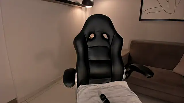 CharlotteCox  online show from 01.21.25