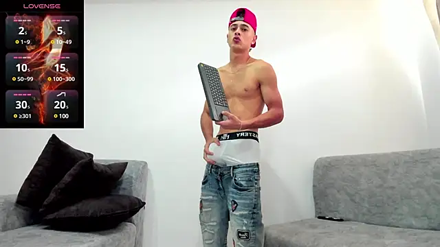 JuniorMorris  online show from 03.21.25