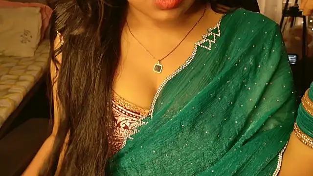 Snapshot of Spice-Summi chatting on 07.14.26 Spice-Summi online show from 07.14.26