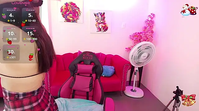 Miss dolly  online show from 11.18.25