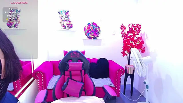 Miss dolly  online show from 04.16.26