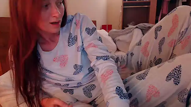 Snapshot of LovelyAndraGirl chatting on 02.11.25 LovelyAndraGirl online show from 02.11.25