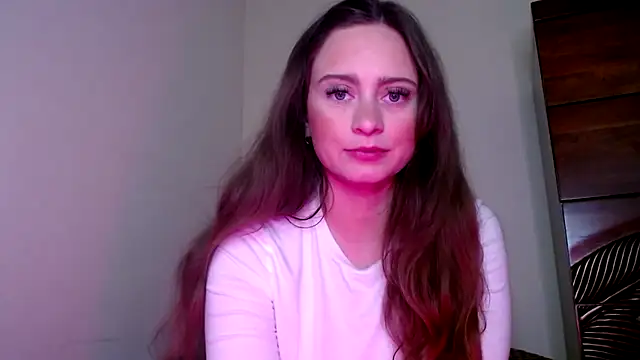 Sophie Raegan online show from 12.18.24