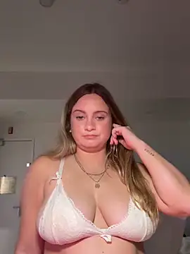 Sophie Raegan online show from 03.05.26