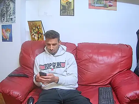 Snapshot of GiorgieUps chatting on 10.27.25 GiorgieUps online show from 10.27.25