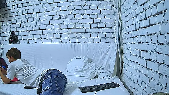 Snapshot of GiorgieUps chatting on 11.19.25 GiorgieUps online show from 11.19.25