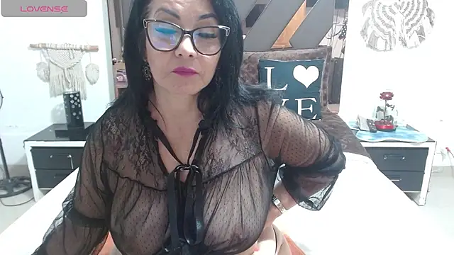 lindaesmeralda online show from 02.26.25