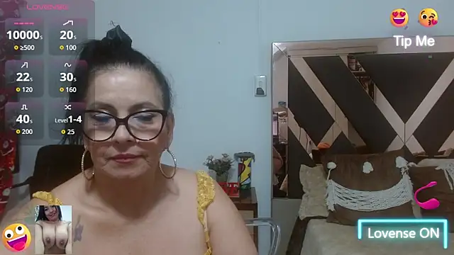 Snapshot of lindaesmeralda chatting on 01.16.26 lindaesmeralda online show from 01.16.26