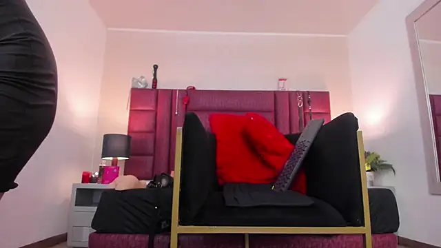 Snapshot of CharlotteScotte chatting on 02.28.26 CharlotteScotte online show from 02.28.26