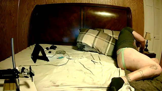 Snapshot of Cummerforyouu2 chatting on 12.13.25 Cummerforyouu2 online show from 12.13.25