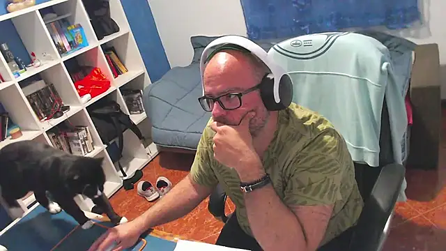 ravingr4d4 online show from 05.05.26
