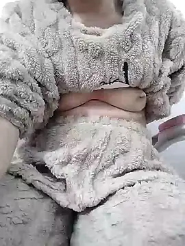 SweetGirl2k2 online show from 01.06.25