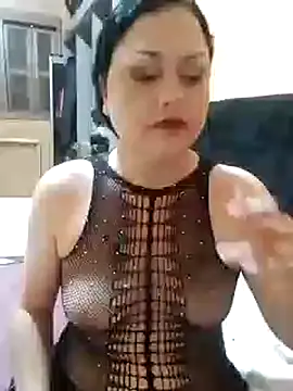 LilithRos3 online show from 10.17.25