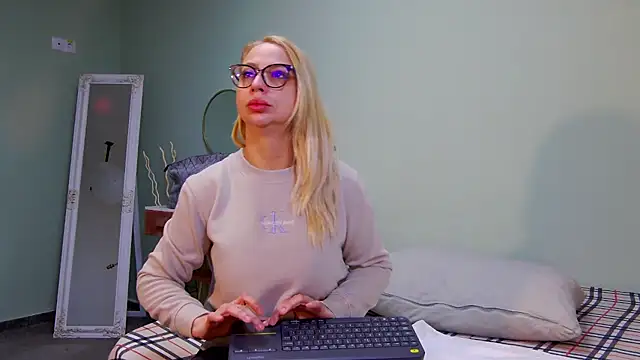 CelineConner online show from 01.29.25