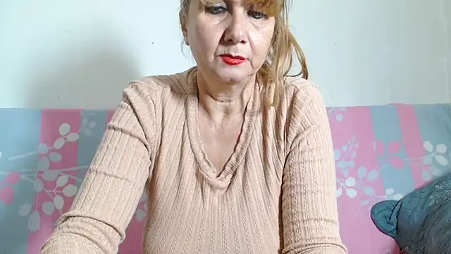 Snapshot of Andra_Love chatting on 12.16.25 Andra Love online show from 12.16.25