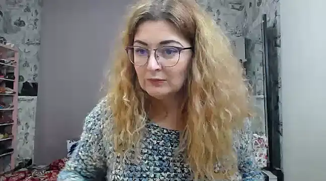 Helen1974 online show from 02.12.25