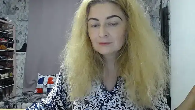 Helen1974 online show from 10.10.25