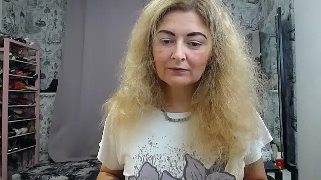 Helen1974 online show from 10.14.25