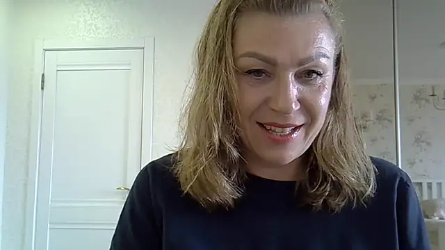 Alexandra-Rosee online show from 10.29.25