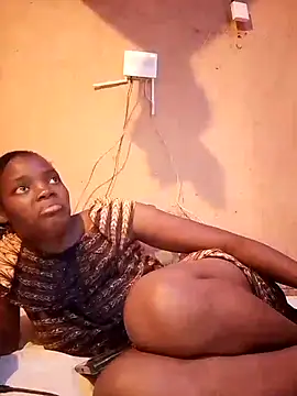 cute naimah online show from 10.24.25