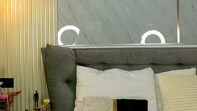 MiaCharm online show from 03.30.26