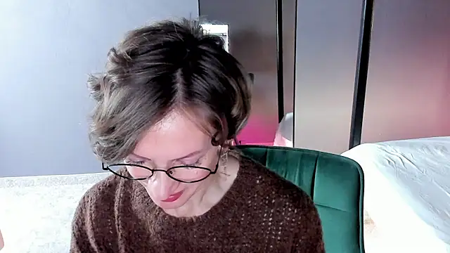 Snapshot of Dorothy_Meyer chatting on 02.17.26 Dorothy Meyer online show from 02.17.26