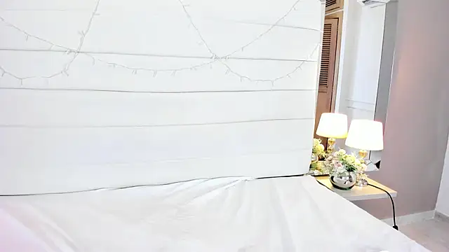 Lilly 2809  online show from 11.12.25