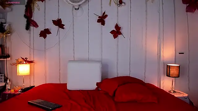 Snapshot of thamaral1 chatting on 12.04.24 thamaral1 online show from 12.04.24