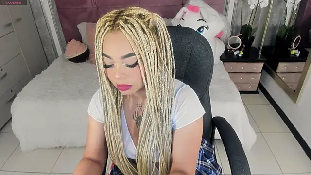 Snapshot of conny__curly chatting on 02.17.26 conny curly online show from 02.17.26