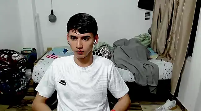 Snapshot of juan_stiven chatting on 02.23.25 juan stiven online show from 02.23.25