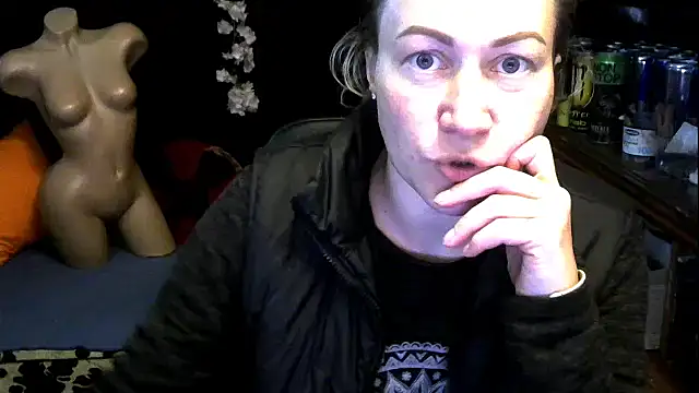 wLESLYMOSw online show from 10.23.25