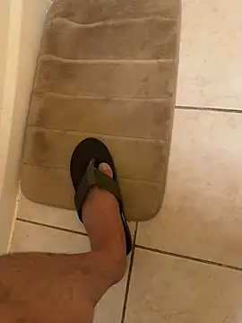 Snapshot of VFuck4U_xxx chatting on 03.22.25 VFuck4U xxx online show from 03.22.25