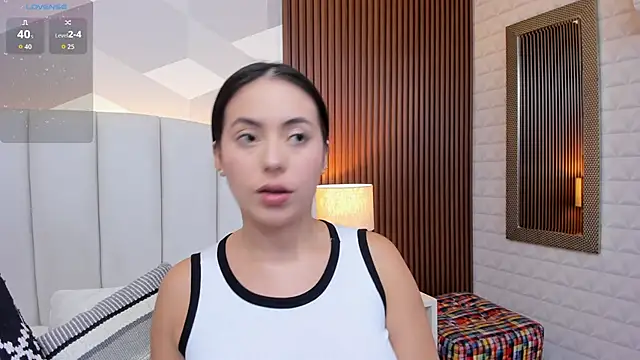 Snapshot of Julietasantos__ chatting on 09.24.25 Julietasantos online show from 09.24.25