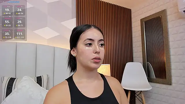 Snapshot of Julietasantos__ chatting on 09.30.25 Julietasantos online show from 09.30.25