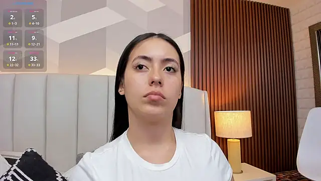 Snapshot of Julietasantos__ chatting on 10.09.25 Julietasantos online show from 10.09.25