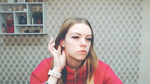 Snapshot of AliceFlirtt_ chatting on 12.10.24 AliceFlirtt online show from 12.10.24